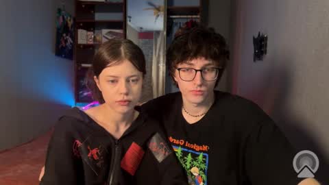 Snapshot of x_files_t chatting on February 4, 5:24 am Philipp and Este online show from February 4, 5:24 am