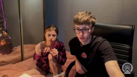 Snapshot of x_files_t chatting on March 3, 12:50 am Philipp and Este online show from March 3, 12:50 am