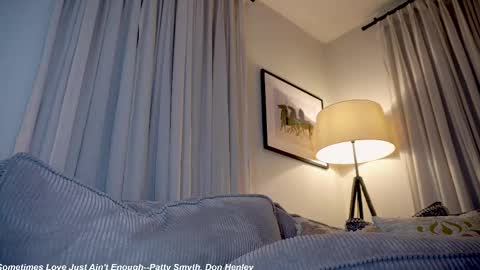 Snapshot of x_lily_x chatting on February 23, 9:26 pm Lily online show from February 23, 9:26 pm