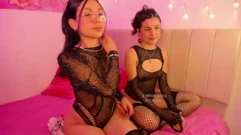Snapshot of x_moonshine chatting on May 1, 4:28 am s s s online show from May 1, 4:28 am