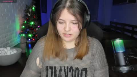 LOVE NERDS ONLY online show from December 29, 3:11 am