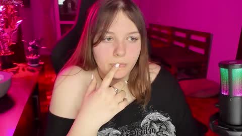 LOVE NERDS ONLY online show from December 23, 4:10 am