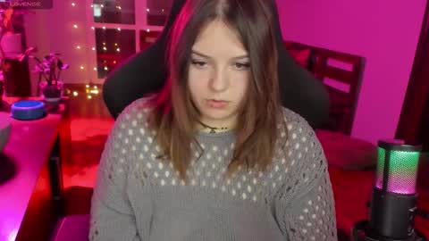 LOVE NERDS ONLY online show from February 10, 2:15 am