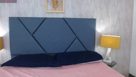 aurora  online show from November 5, 4:01 am