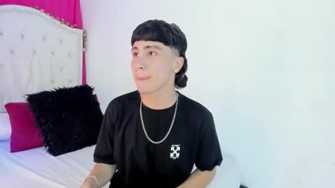 xaanderGrey online show from December 5, 7:21 pm