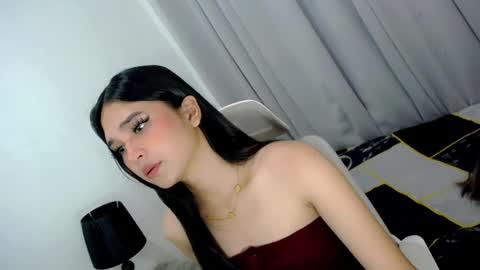 xairah_doux online show from April 8, 2:50 pm