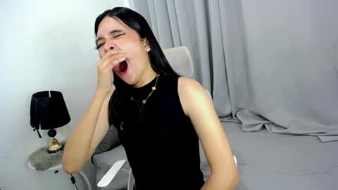 xairah_doux online show from April 15, 3:02 am