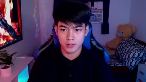 Snapshot of xaldrian_destroyer chatting on December 13, 7:04 am Prince Aldrian online show from December 13, 7:04 am