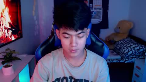 Snapshot of xaldrian_destroyer chatting on February 13, 7:56 am Prince Aldrian online show from February 13, 7:56 am