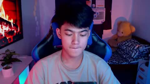 Snapshot of xaldrian_destroyer chatting on February 13, 1:15 pm Prince Aldrian online show from February 13, 1:15 pm