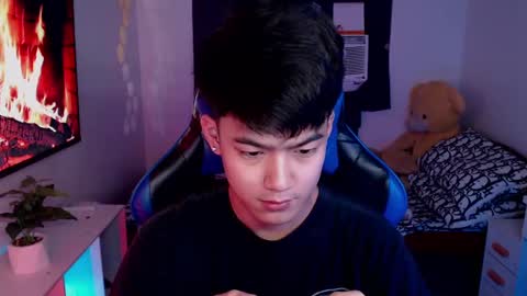 Snapshot of xaldrian_destroyer chatting on February 17, 11:55 am Prince Aldrian online show from February 17, 11:55 am