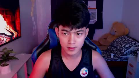 Snapshot of xaldrian_destroyer chatting on February 19, 8:55 am Prince Aldrian online show from February 19, 8:55 am