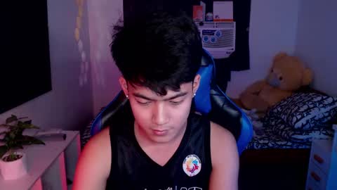 Snapshot of xaldrian_destroyer chatting on February 19, 2:34 pm Prince Aldrian online show from February 19, 2:34 pm