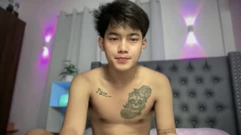 Snapshot of xaldrian_destroyer chatting on December 18, 8:26 pm Prince Aldrian online show from December 18, 8:26 pm