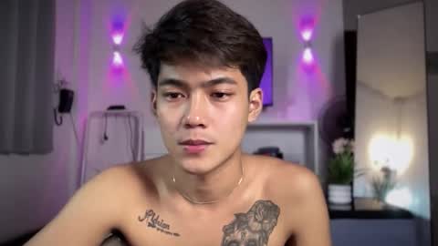 Snapshot of xaldrian_destroyer chatting on December 20, 12:40 am Prince Aldrian online show from December 20, 12:40 am