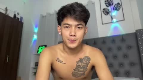 Snapshot of xaldrian_destroyer chatting on February 11, 3:28 pm Prince Aldrian online show from February 11, 3:28 pm