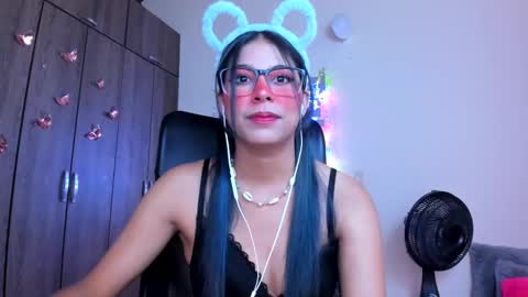 Snapshot of xallysonx_ chatting on January 7, 2:30 pm XALLYSONX online show from January 7, 2:30 pm