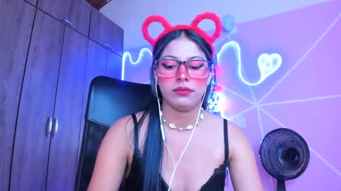 Snapshot of xallysonx_ chatting on January 14, 2:22 pm XALLYSONX online show from January 14, 2:22 pm