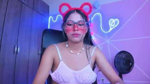 Snapshot of xallysonx_ chatting on January 21, 2:26 pm XALLYSONX online show from January 21, 2:26 pm