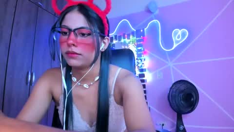 Snapshot of xallysonx_ chatting on January 22, 2:46 pm XALLYSONX online show from January 22, 2:46 pm