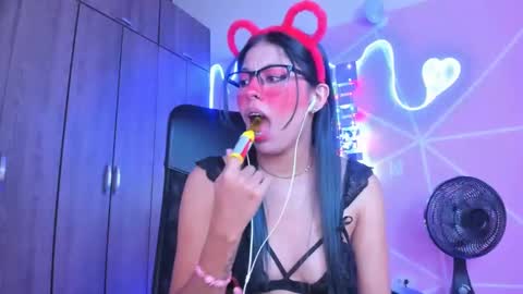 Snapshot of xallysonx_ chatting on January 31, 2:28 pm XALLYSONX online show from January 31, 2:28 pm