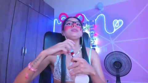 Snapshot of xallysonx_ chatting on February 4, 5:34 pm XALLYSONX online show from February 4, 5:34 pm