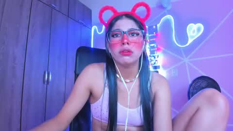 Snapshot of xallysonx_ chatting on February 10, 2:16 pm XALLYSONX online show from February 10, 2:16 pm