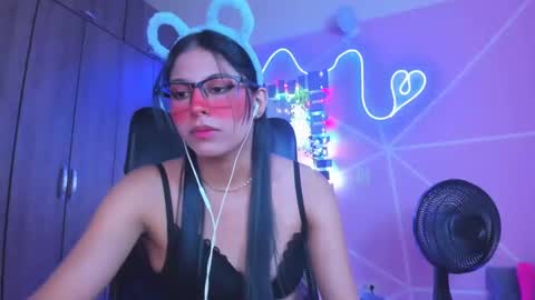 Snapshot of xallysonx_ chatting on February 11, 2:35 pm XALLYSONX online show from February 11, 2:35 pm