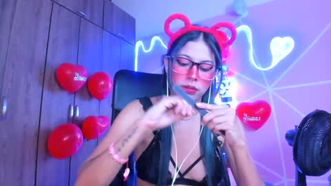 Snapshot of xallysonx_ chatting on February 15, 5:39 pm XALLYSONX online show from February 15, 5:39 pm