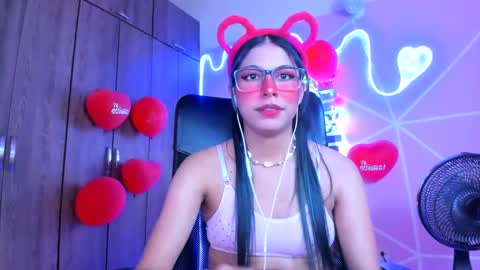 Snapshot of xallysonx_ chatting on February 20, 5:29 pm XALLYSONX online show from February 20, 5:29 pm