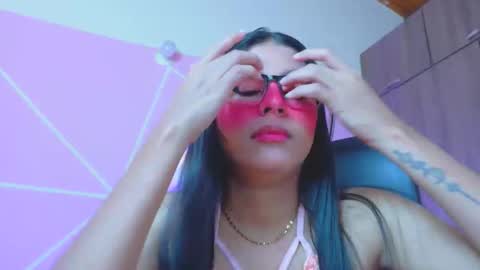 XALLYSONX online show from April 11, 11:36 am