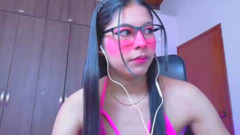 Snapshot of xallysonx_ chatting on June 18, 11:36 am XALLYSONX online show from June 18, 11:36 am