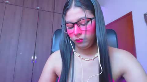 Snapshot of xallysonx_ chatting on July 1, 12:18 pm XALLYSONX online show from July 1, 12:18 pm