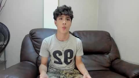 Snapshot of xam_collen chatting on October 27, 3:49 pm xam_collen online show from October 27, 3:49 pm