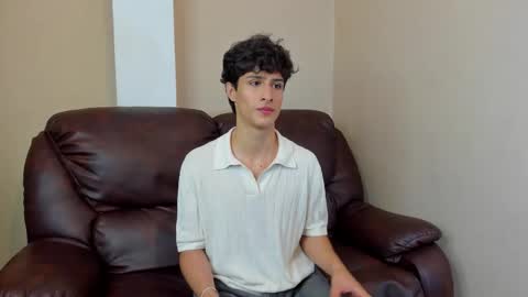 Snapshot of xam_collen chatting on December 17, 2:45 pm xam_collen online show from December 17, 2:45 pm