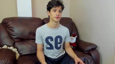 Snapshot of xam_collen chatting on December 18, 3:40 pm xam_collen online show from December 18, 3:40 pm