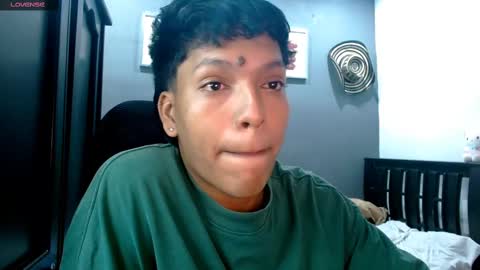 Snapshot of xander_bonnet1 chatting on January 18, 10:28 pm Xander bonnet online show from January 18, 10:28 pm