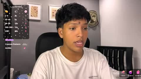 Snapshot of xander_bonnet1 chatting on January 29, 2:40 am Xander bonnet online show from January 29, 2:40 am