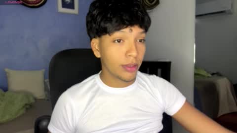 Snapshot of xander_bonnet1 chatting on September 16, 12:17 pm Xander bonnet online show from September 16, 12:17 pm