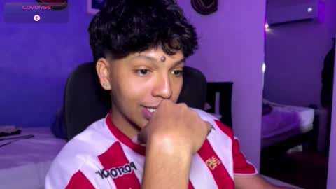 Snapshot of xander_bonnet1 chatting on December 3, 4:49 pm Xander bonnet online show from December 3, 4:49 pm