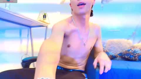 xandergrey8 online show from March 8, 6:55 pm