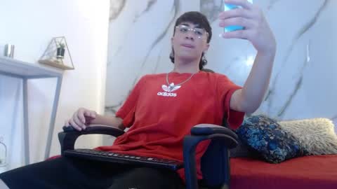 xandergrey8 online show from April 16, 7:36 pm