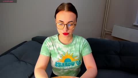 Snapshot of xapka_lapka chatting on May 17, 10:50 pm Alice online show from May 17, 10:50 pm