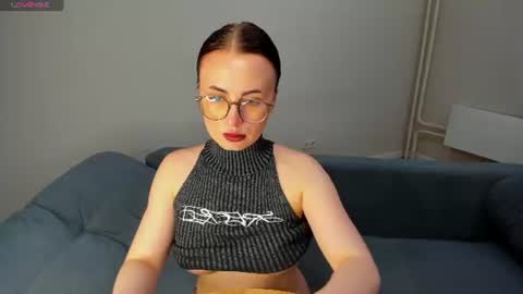 Snapshot of xapka_lapka chatting on June 15, 5:15 pm Alice online show from June 15, 5:15 pm