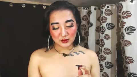 Nira   NOT INTO CHEAP GUYS  online show from January 18, 11:33 pm