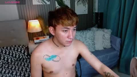 khris online show from November 28, 1:58 pm