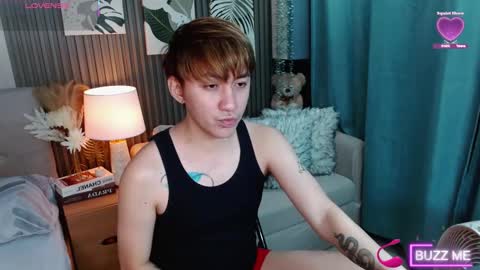 khris online show from December 14, 5:18 pm