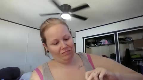 xbeautifulxliex online show from March 19, 8:46 pm