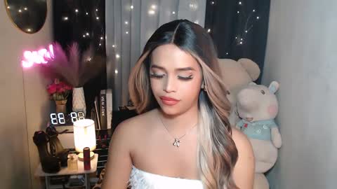 Snapshot of xclassylorainne chatting on December 3, 1:32 pm lorainne online show from December 3, 1:32 pm