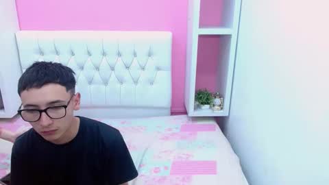 xcoupleplayxx online show from April 24, 2:58 am